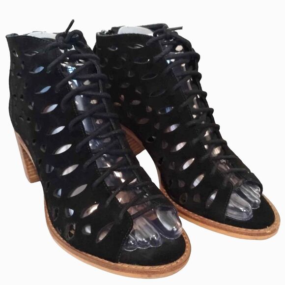 Gianni Bini Black Suede Cutout Lace Up Open Toe Bootie 6 Gorgeous! - Picture 2 of 9